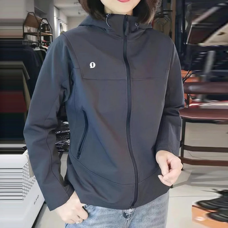 欧洲站连帽冲锋衣外套女2025新款春秋季洋气时尚百搭休闲夹克上衣