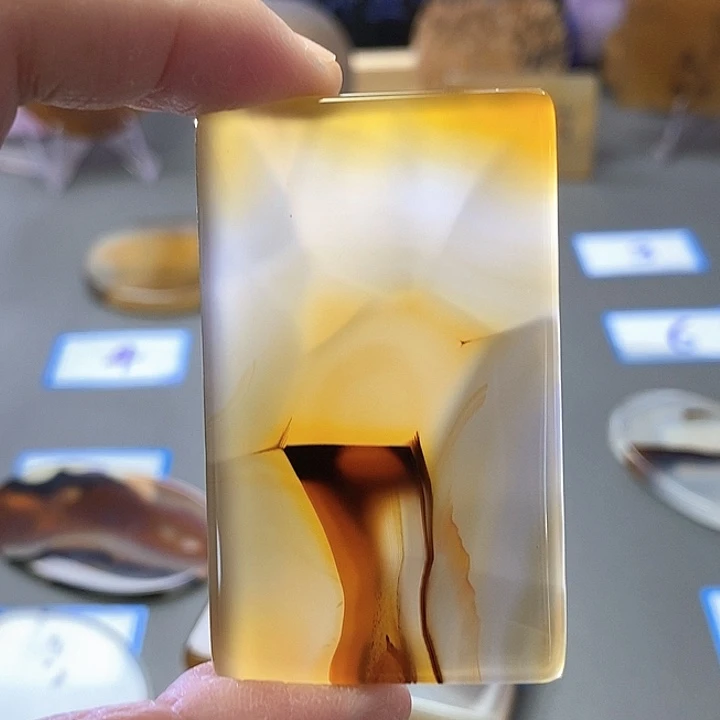 太***犬玛瑙/玉髓未镶嵌珠宝半成品