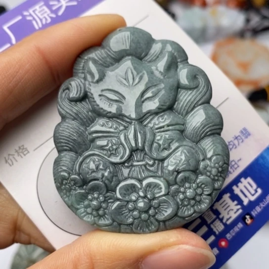 翡翠颈饰未镶嵌翡翠