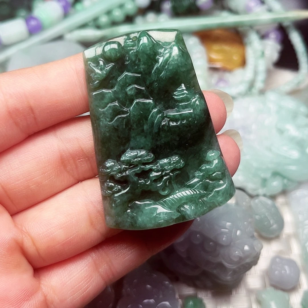 翡翠挂件未镶嵌翡翠