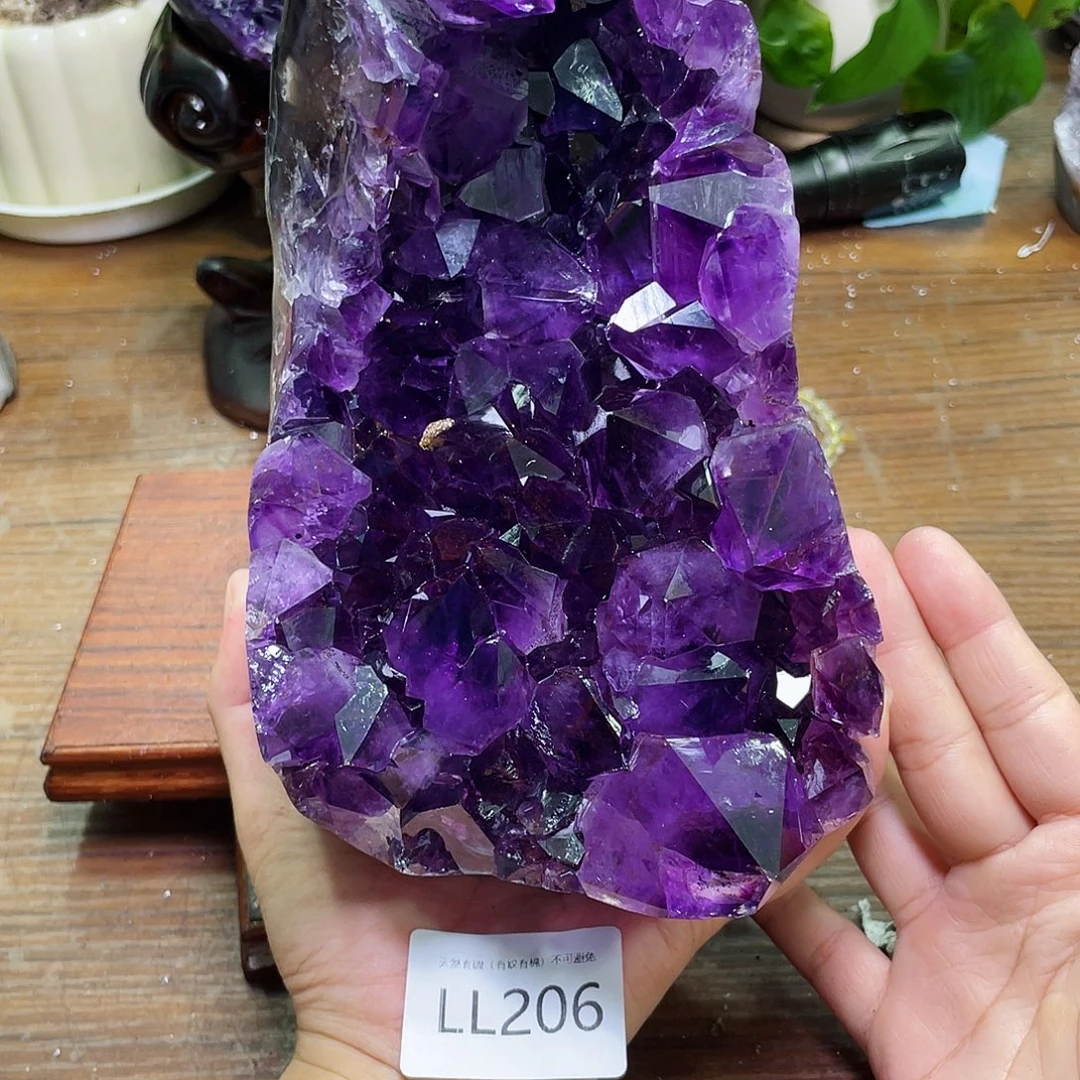 未镶嵌水晶大型摆件（非配饰）