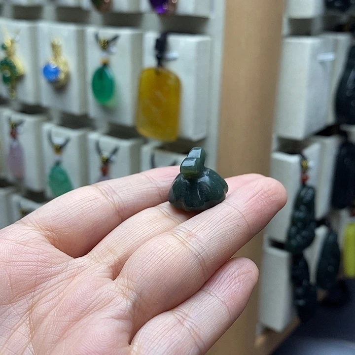 石英质玉未镶嵌珠宝奇石