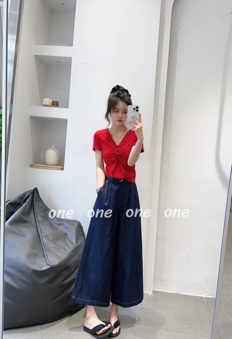 韩系甜美风格红色T恤