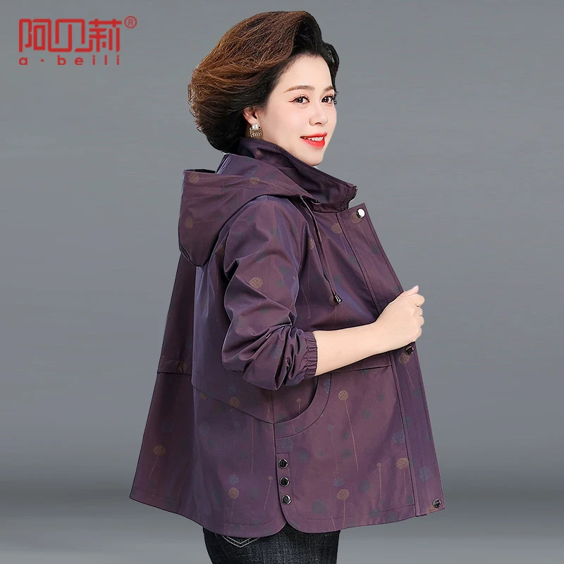 妈妈春装外套2025新款中年宽松连帽夹克中老年女春秋时尚休闲风衣