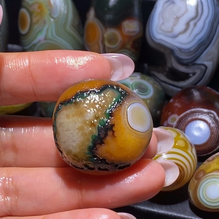 玛瑙/玉髓未镶嵌珠宝奇石58