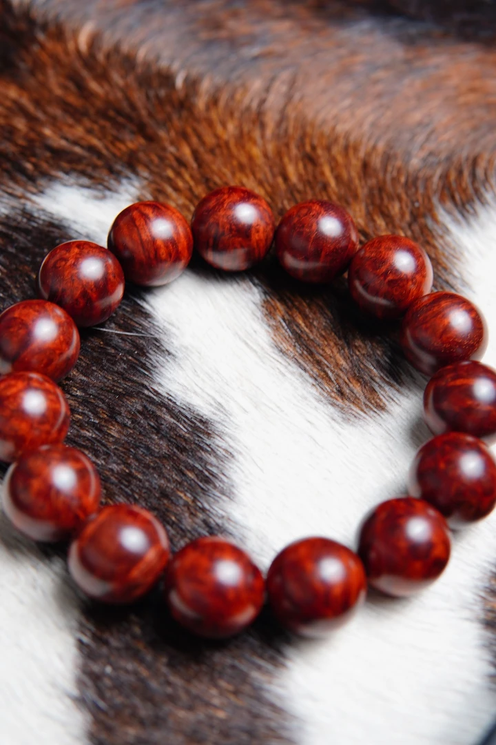 1.5cm 树头料 360度满瘤疤 无胶膜无补胶 印度小叶紫檀手串