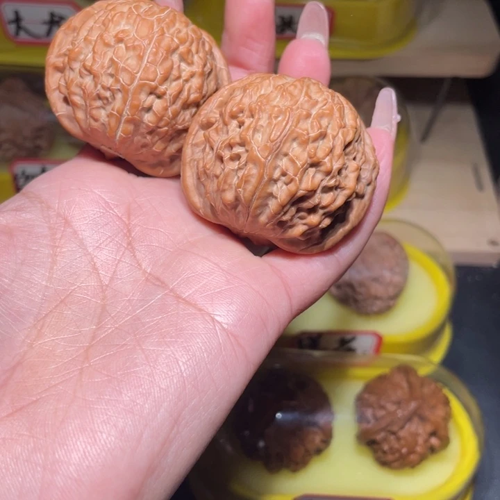 大***祺吊坠文玩核桃麒麟纹