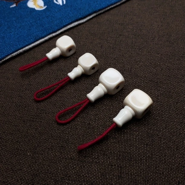 【九韵臻品】猛犸牙方糖分体三通配饰5A肉料全品无瑕冰料文玩搭串