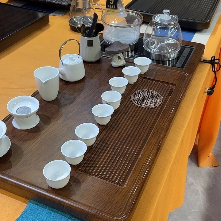 杯在线咨询热线微信朋友圈