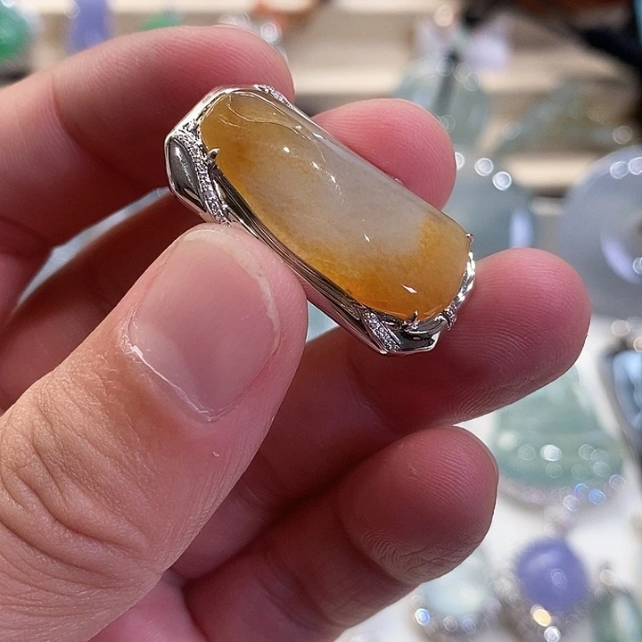 定制翡翠18K金镶嵌天然缅甸翡翠a货