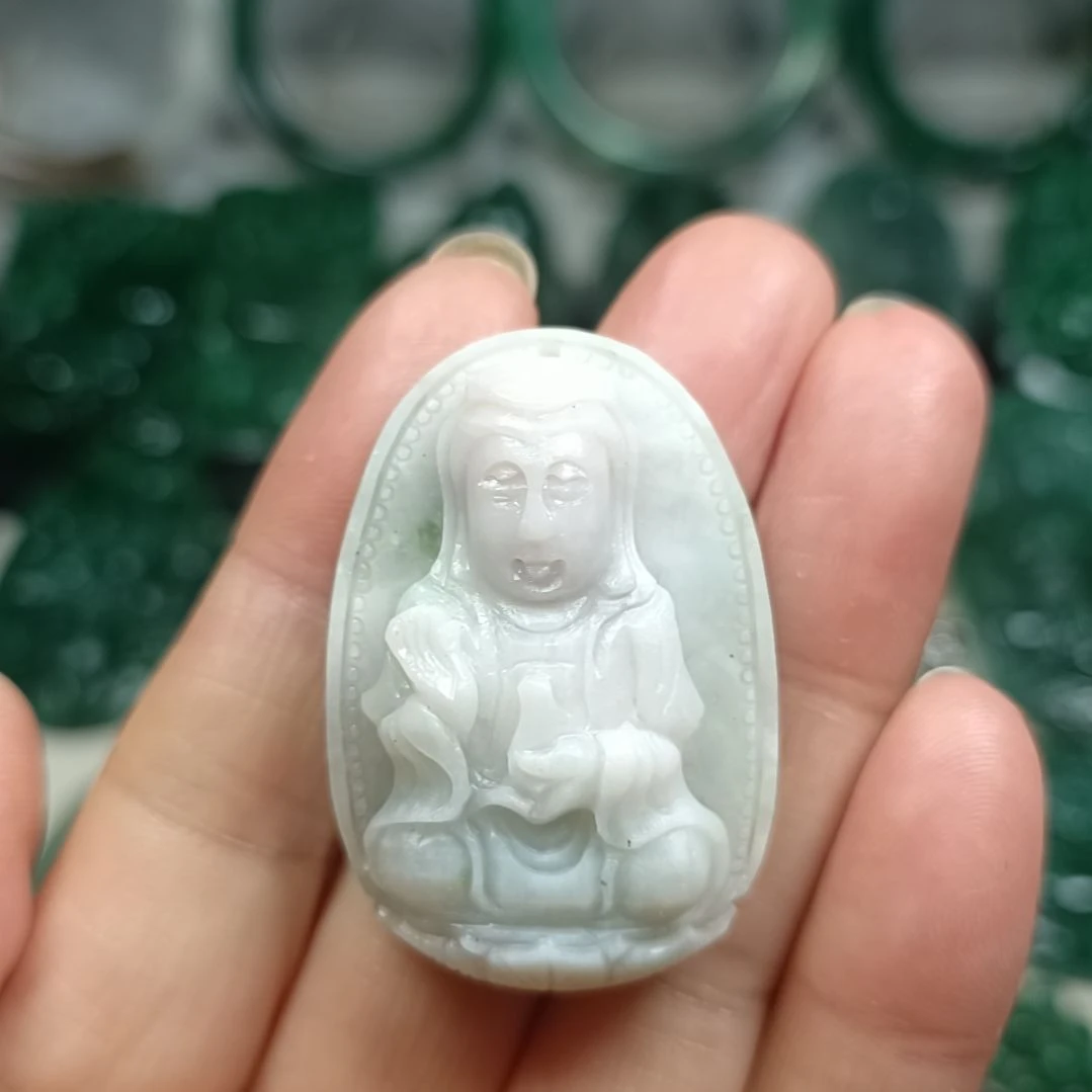 独山玉未镶嵌观音菩萨