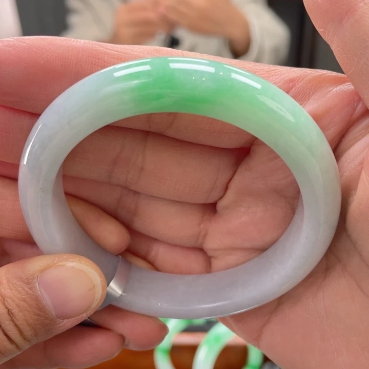 翡翠未镶嵌手镯缅甸翡翠