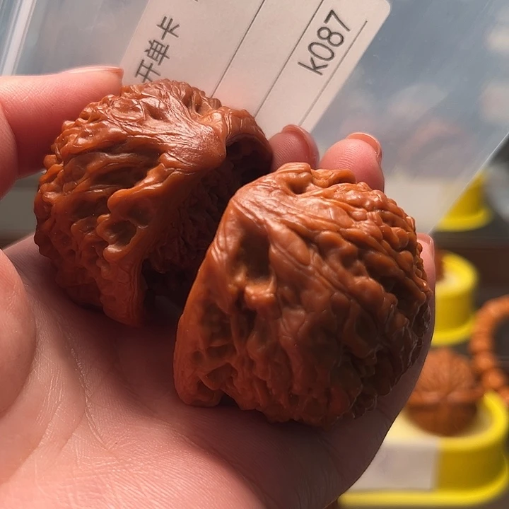 王****文玩核桃吊坠蛇头