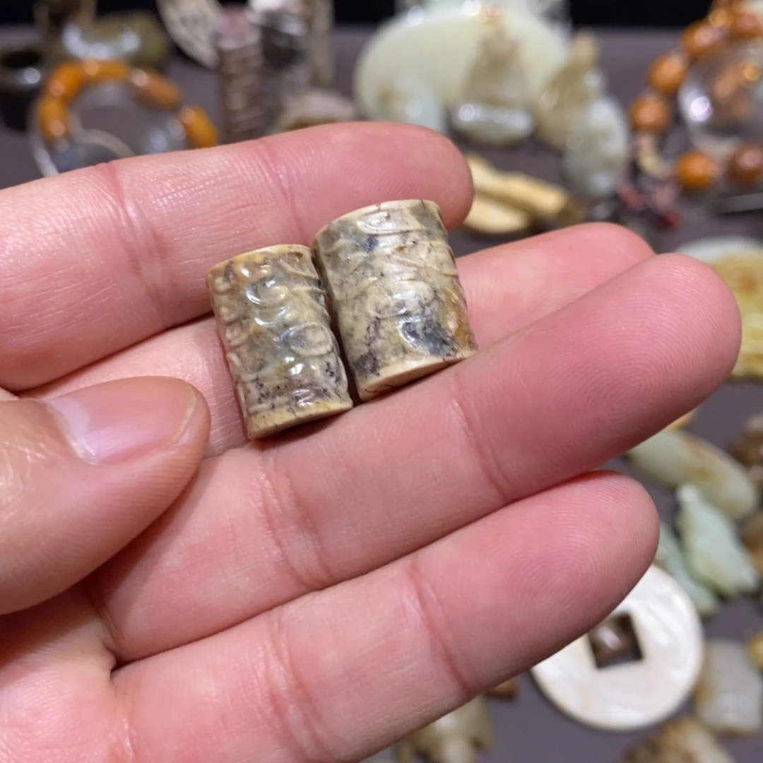 玉***居和田玉（糖玉）未镶嵌颈饰