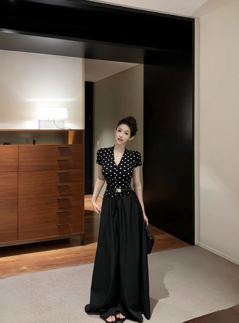 「富人区oni 」夏季时尚气质百搭减龄洋气设计感T恤半身裙套装