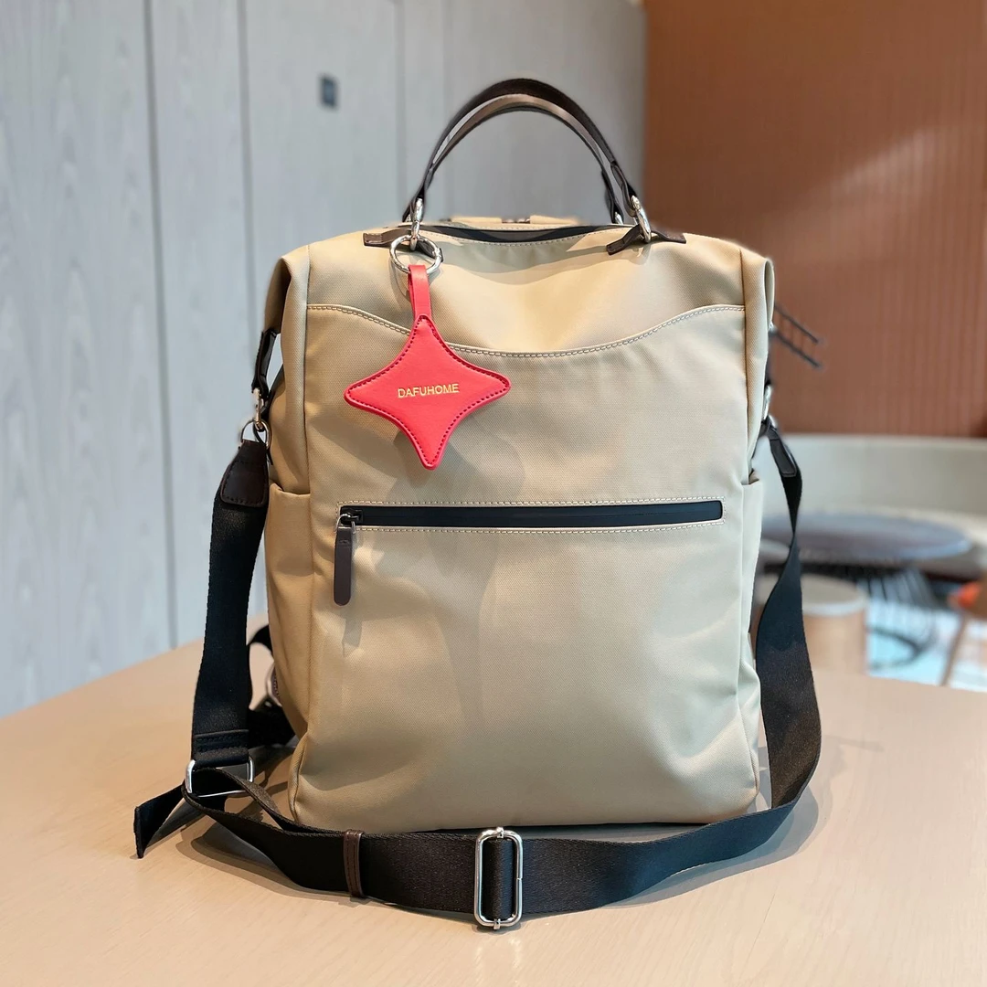 高颜值轻便电脑双肩包女2025新款时尚超火旅行通勤女士背包防水大