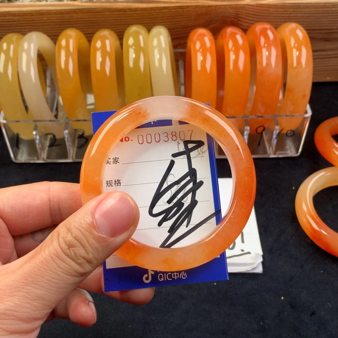 石英质玉（黄龙玉）未镶嵌手镯石**蛋