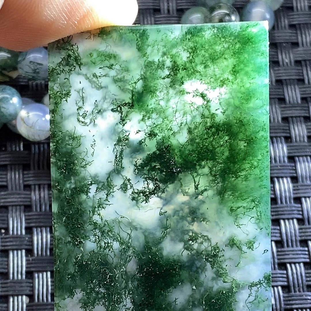 未镶嵌颈饰玛瑙/玉髓渔*