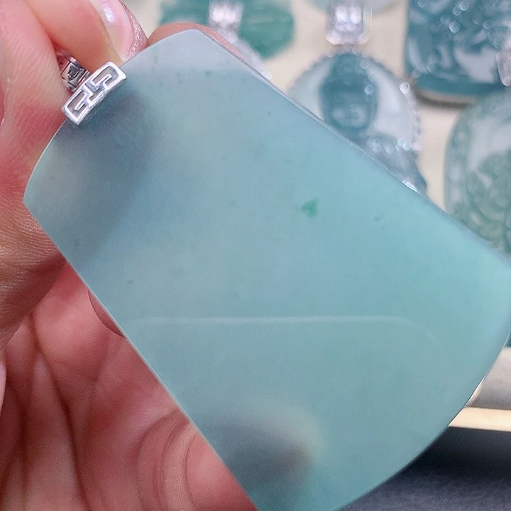 【闪购商品】翡翠颈饰18K金镶嵌天然翡翠