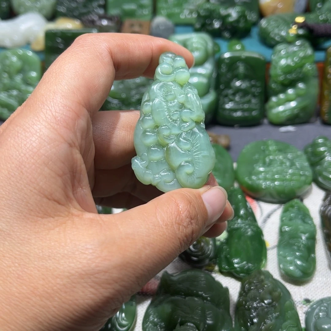 和田玉颈饰未镶嵌夜*