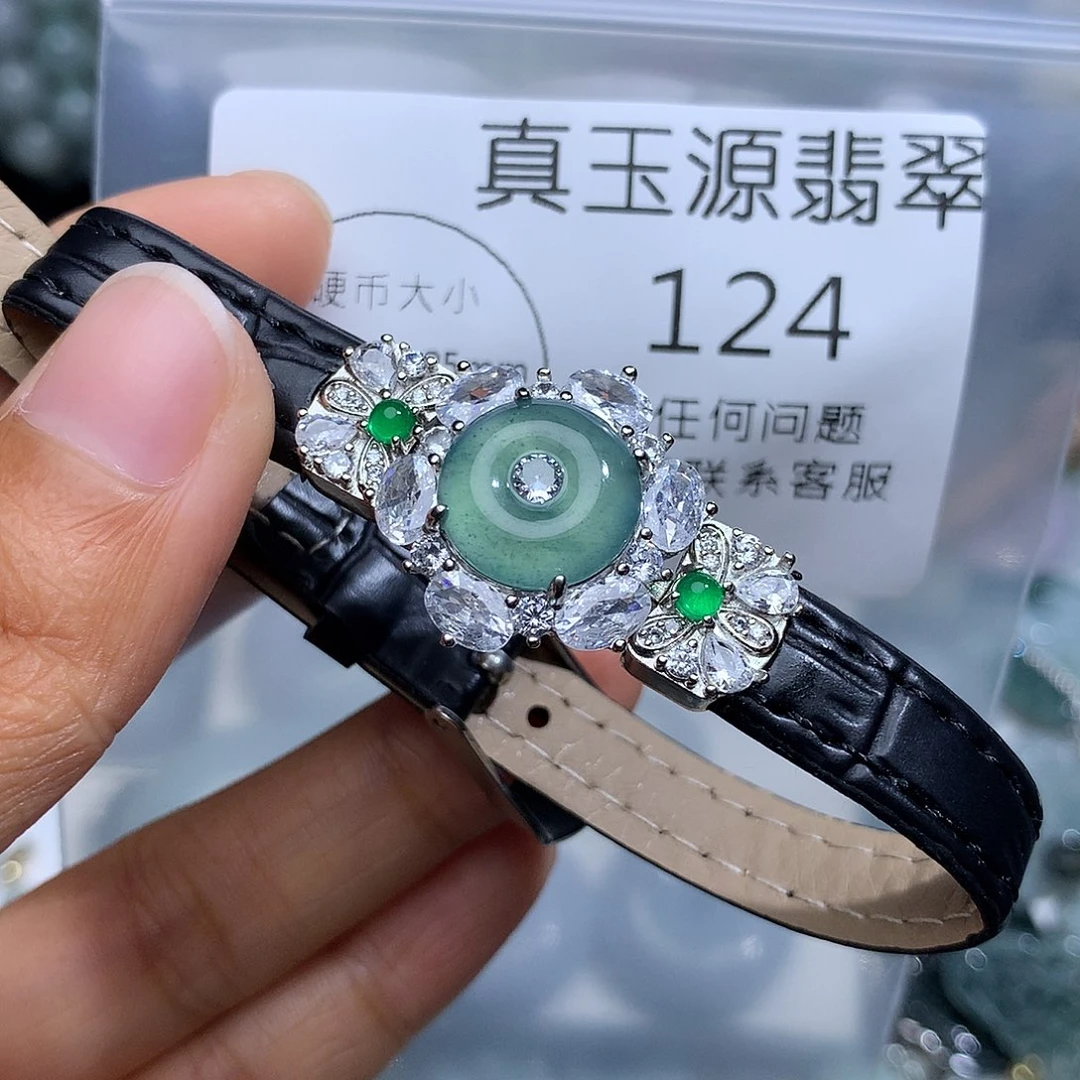 翡翠未镶嵌颈饰124。