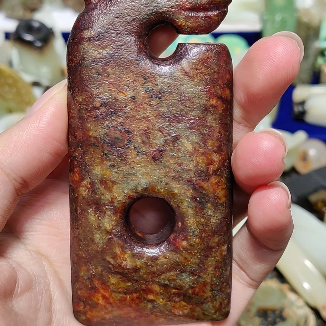 透闪石质玉未镶嵌颈饰