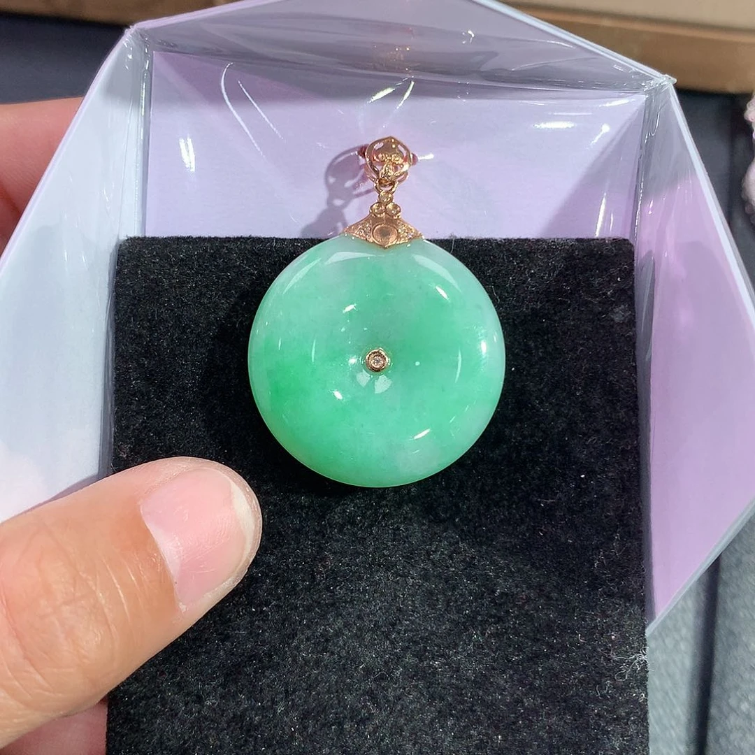 翡翠吊坠(赠链)18K金镶嵌