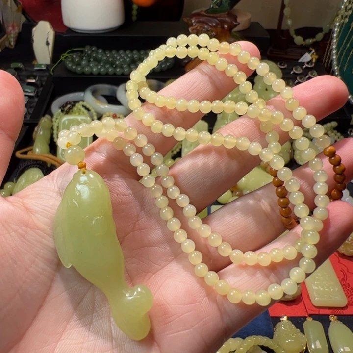 和田玉（黄玉）颈饰未镶嵌