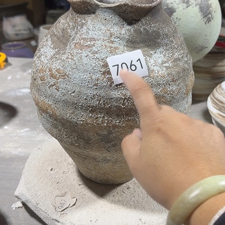 摆件高26，口10，瑕疵处理，无孔，7061