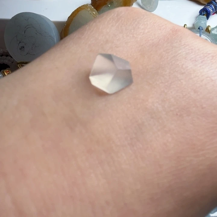 翡翠未镶嵌颈饰天然冰裸石