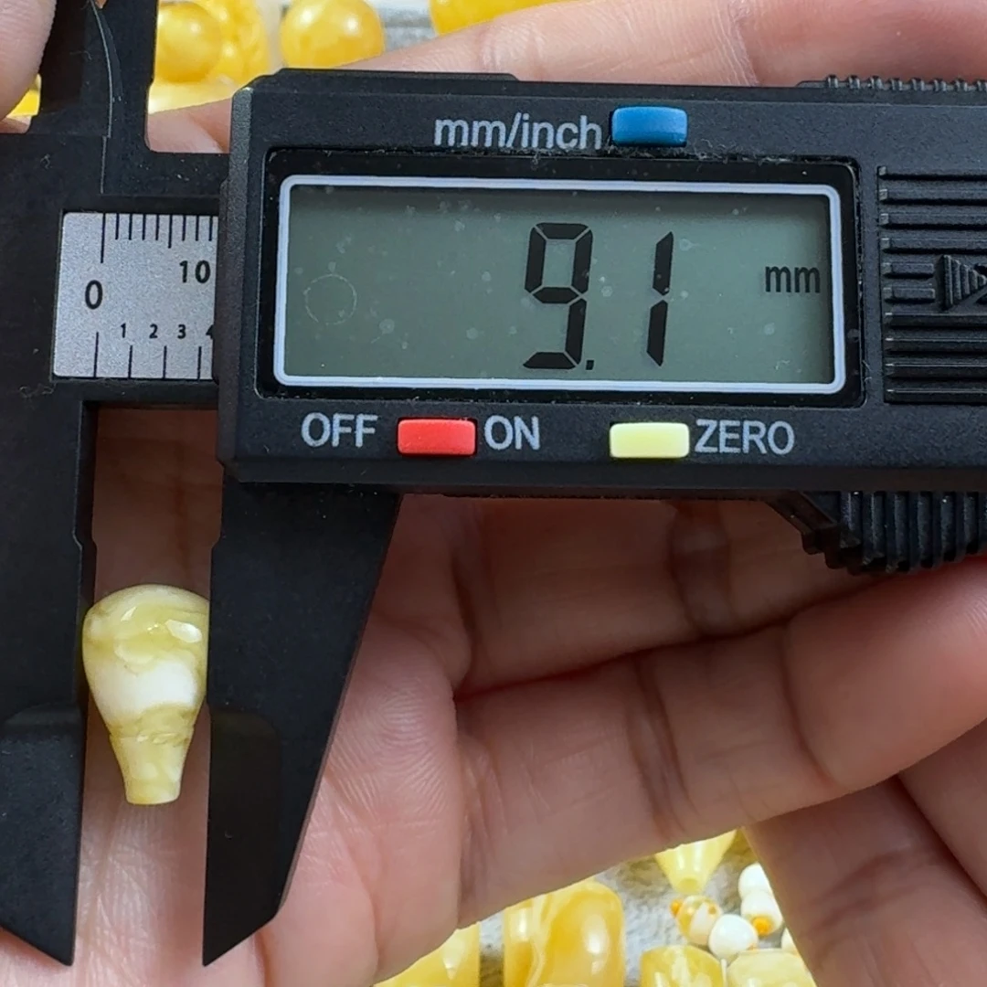 蜜蜡未镶嵌裸石43杂