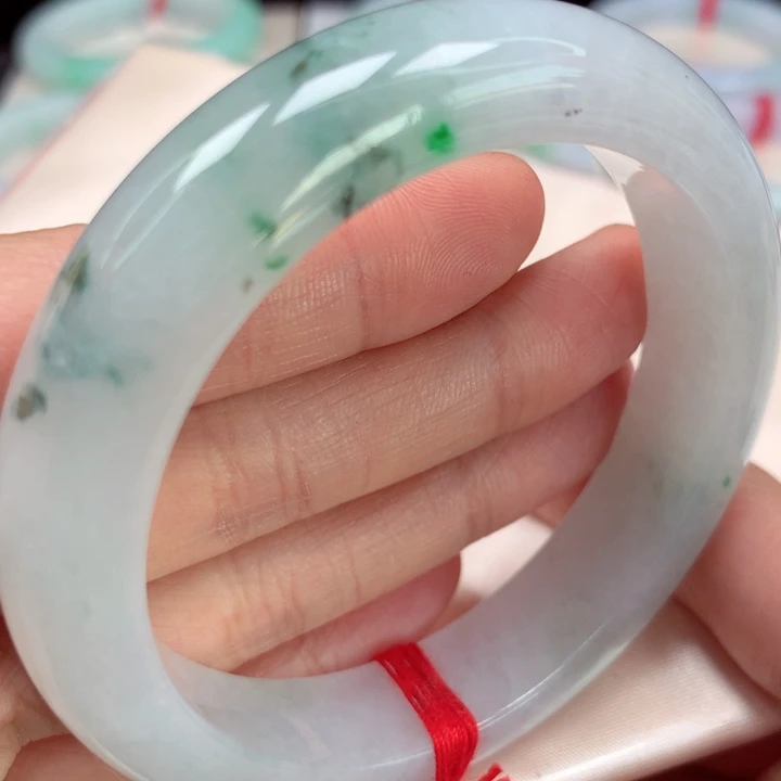 翡翠手镯未镶嵌高冰水墨画68