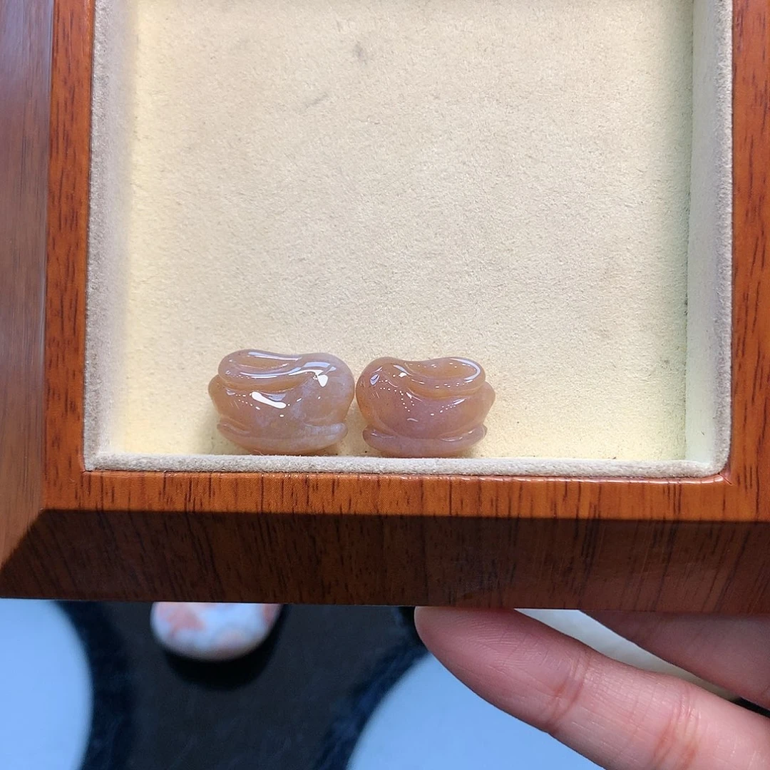 颈饰未镶嵌硅化珊瑚（珊瑚玉）
