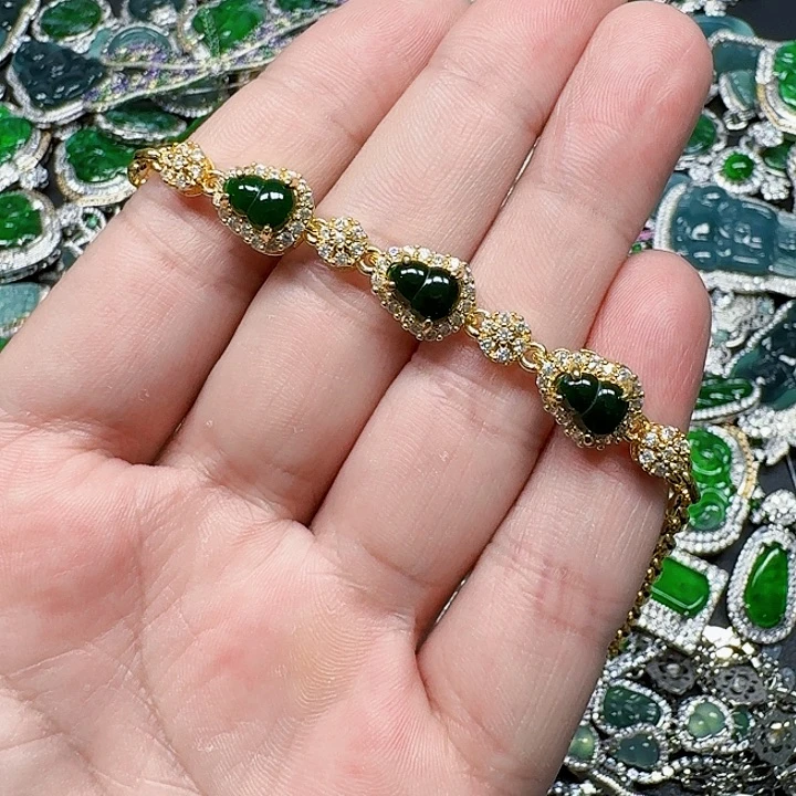 翡翠颈饰未镶嵌天然A货翡翠放漏