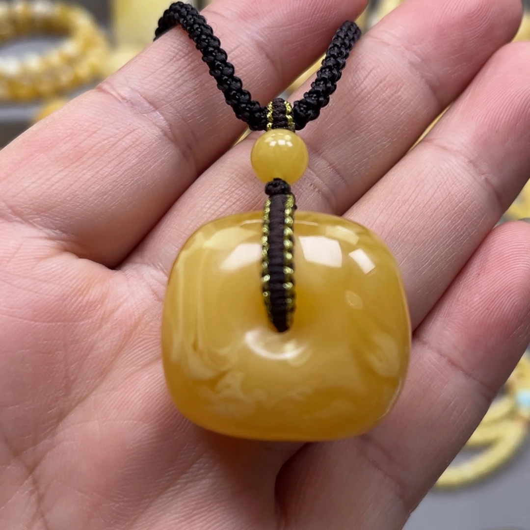 琥珀未镶嵌颈饰吊坠