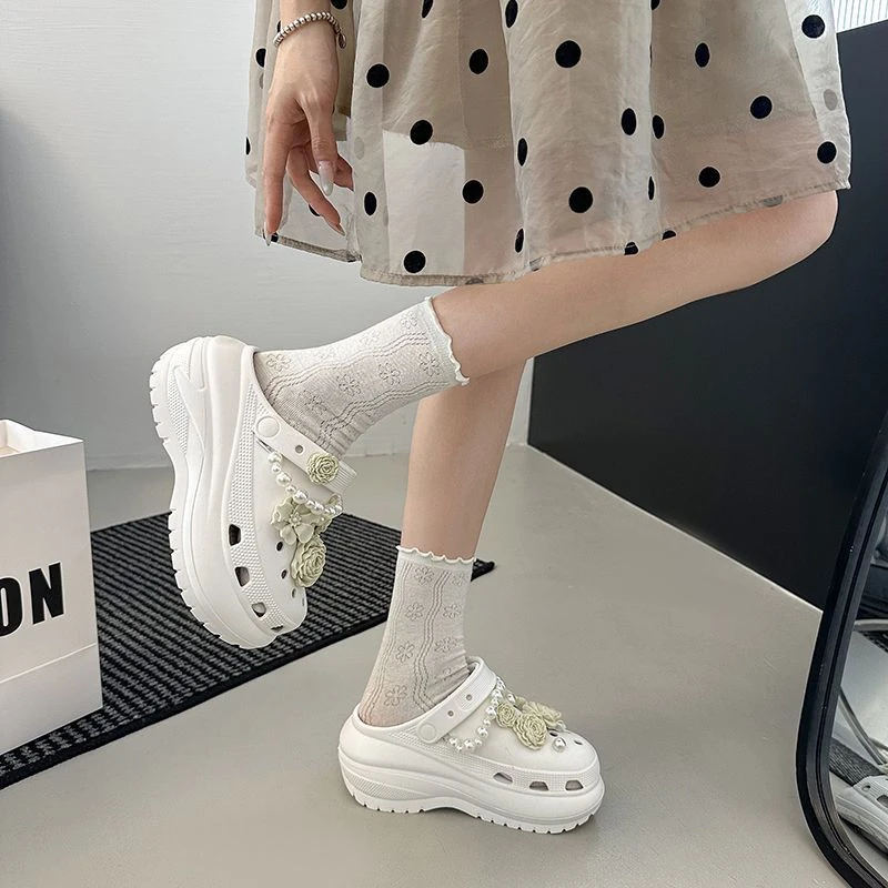 女纯色舒适一脚蹬少女风洞洞鞋网红多色欧若精灵风国色天香软底