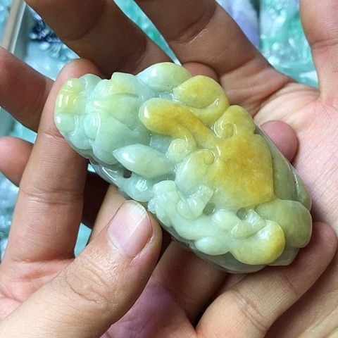 叮***铃翡翠未镶嵌颈饰天然