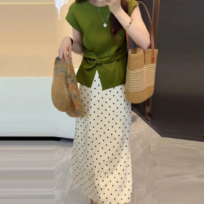 绿色上衣波点半身裙两件套2025夏季新款韩系气质高级时尚小众套装