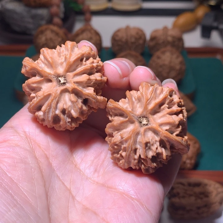 文玩核桃把件苹果园