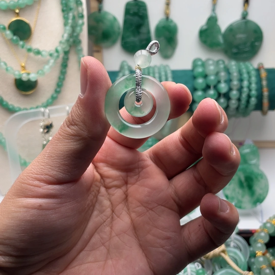 石英质玉未镶嵌吊坠(赠链)