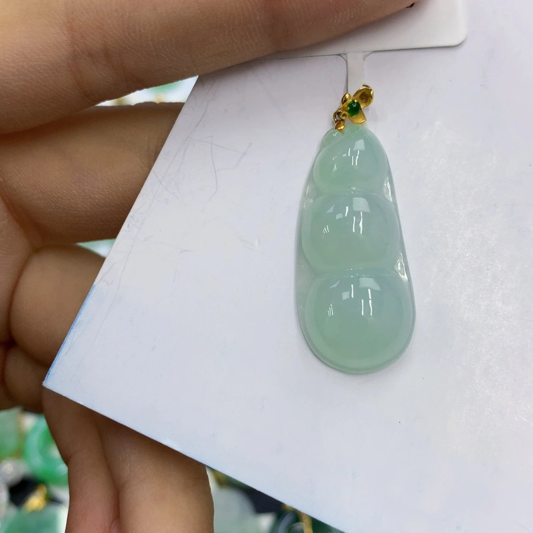 翡翠18K金镶嵌颈饰翡翠