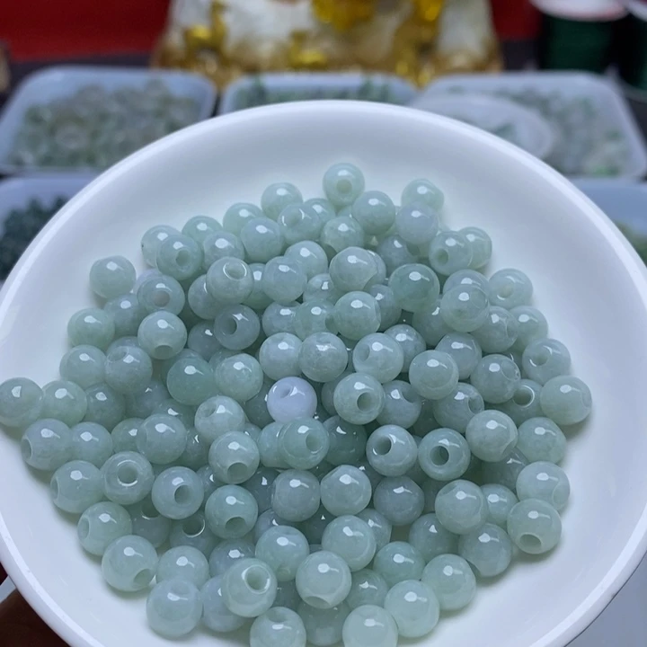 翡翠未镶嵌手链卡7.3冰豆绿大孔珠30个