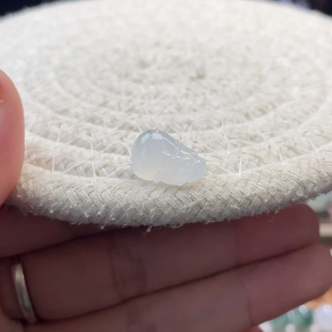 裸石翡翠白月光貔貅卡14.7-9.5-7.5mm