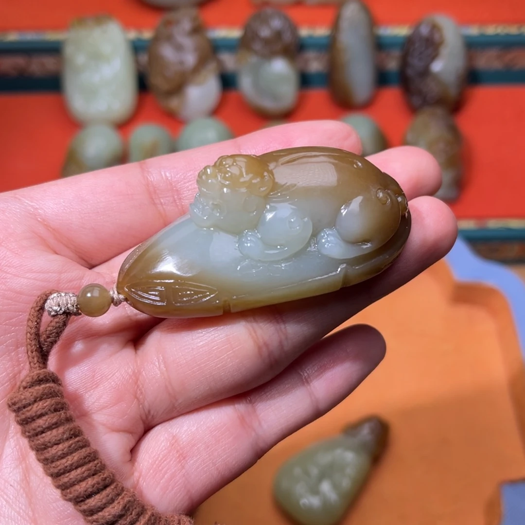 和田玉（糖玉）未镶嵌挂件