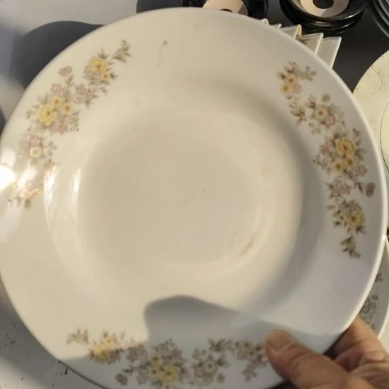瓷片五厂，七厂各种摆件，瓷片，均有瑕疵！