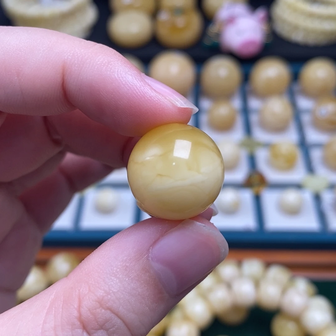 光***月蜜蜡未镶嵌珠宝奇石