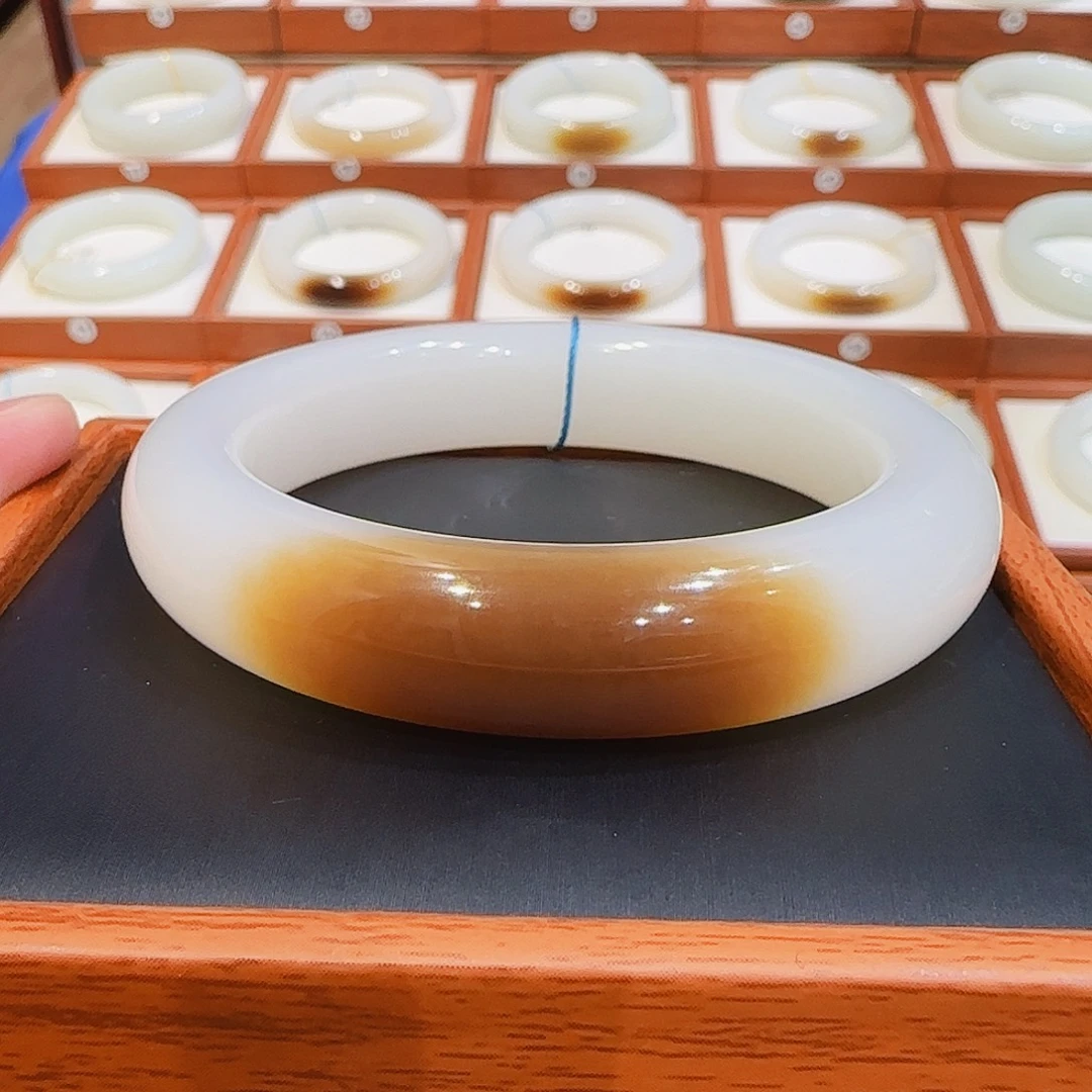 睿***～和田玉未镶嵌手镯