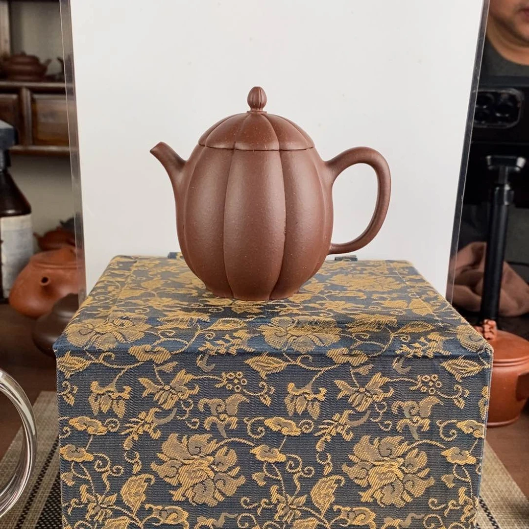 紫砂茶壶一**尘宜兴紫砂工艺美术精品