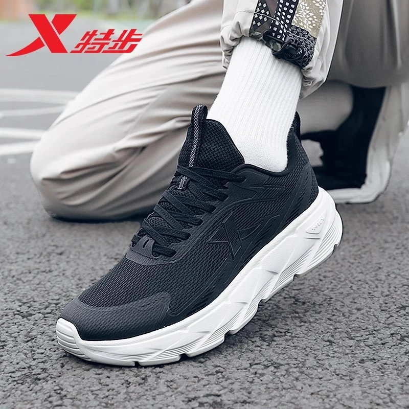 特步男鞋騛羽科技秋季2025新款跑步鞋黑色鞋子轻便透气运动鞋男款