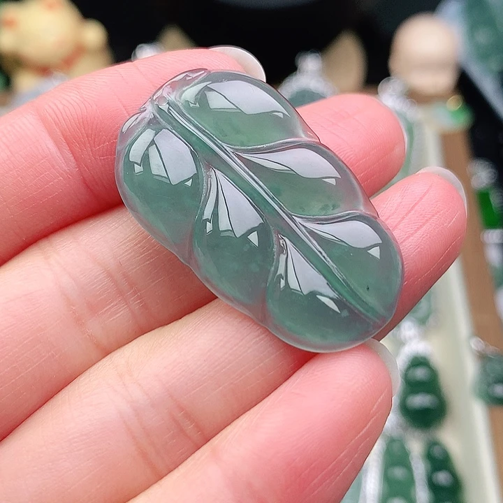 颈饰未镶嵌翡翠吊坠